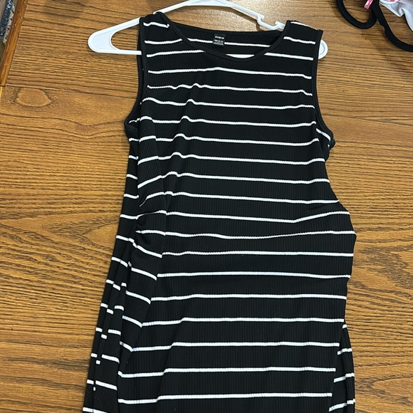SHEIN maternity bundle. Two dresses and one romper - Picture 2 of 7